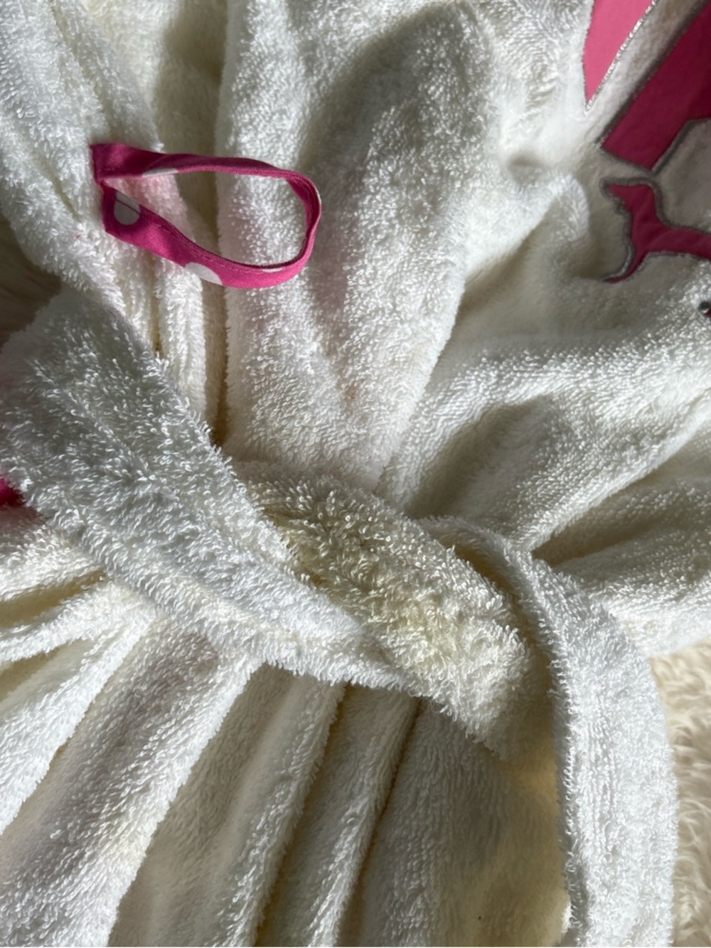 Pink Robe - Picture 2 of 6
